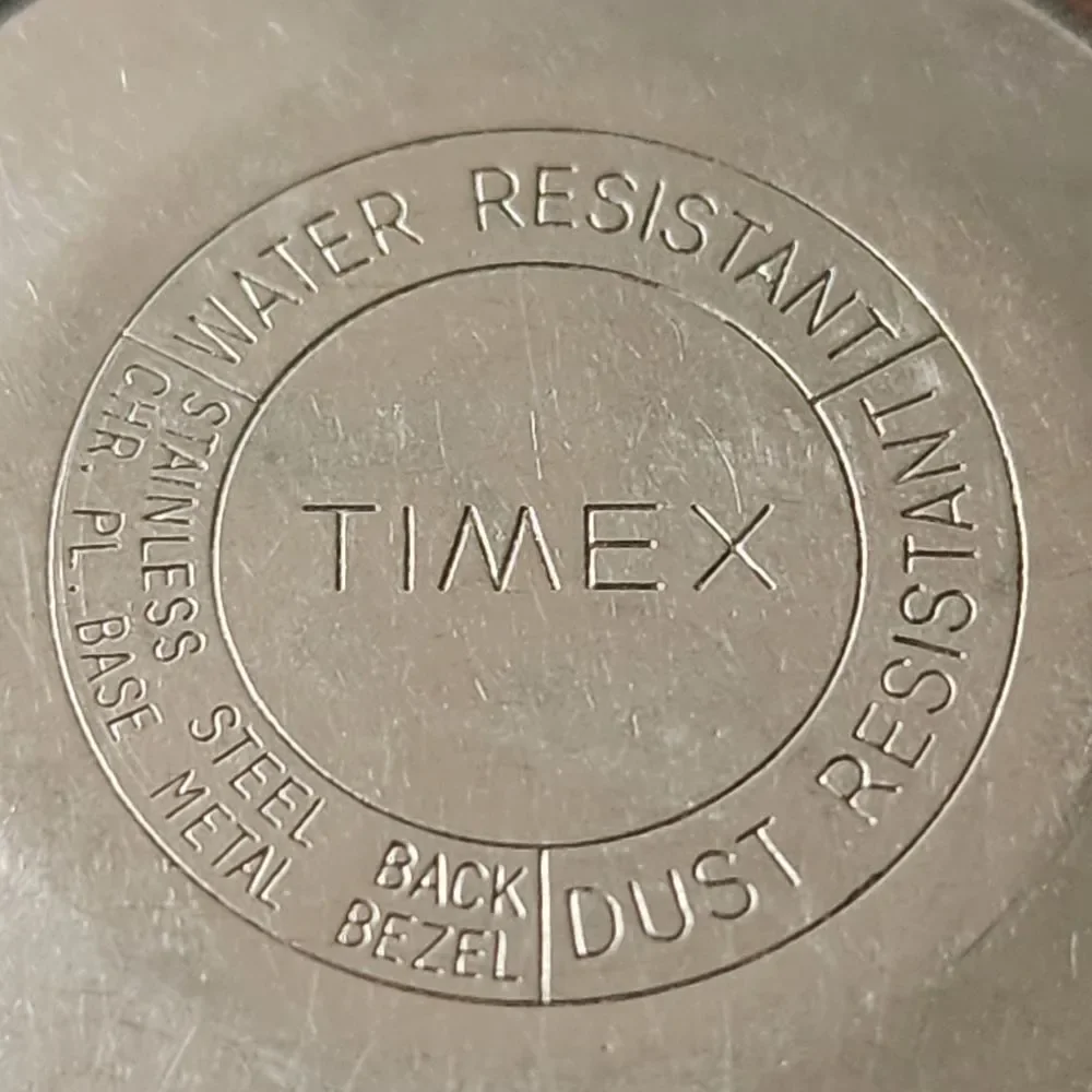 Timex Vintage Water Resistant Day Date Watch Silver Retro Collectible Timepiece‎